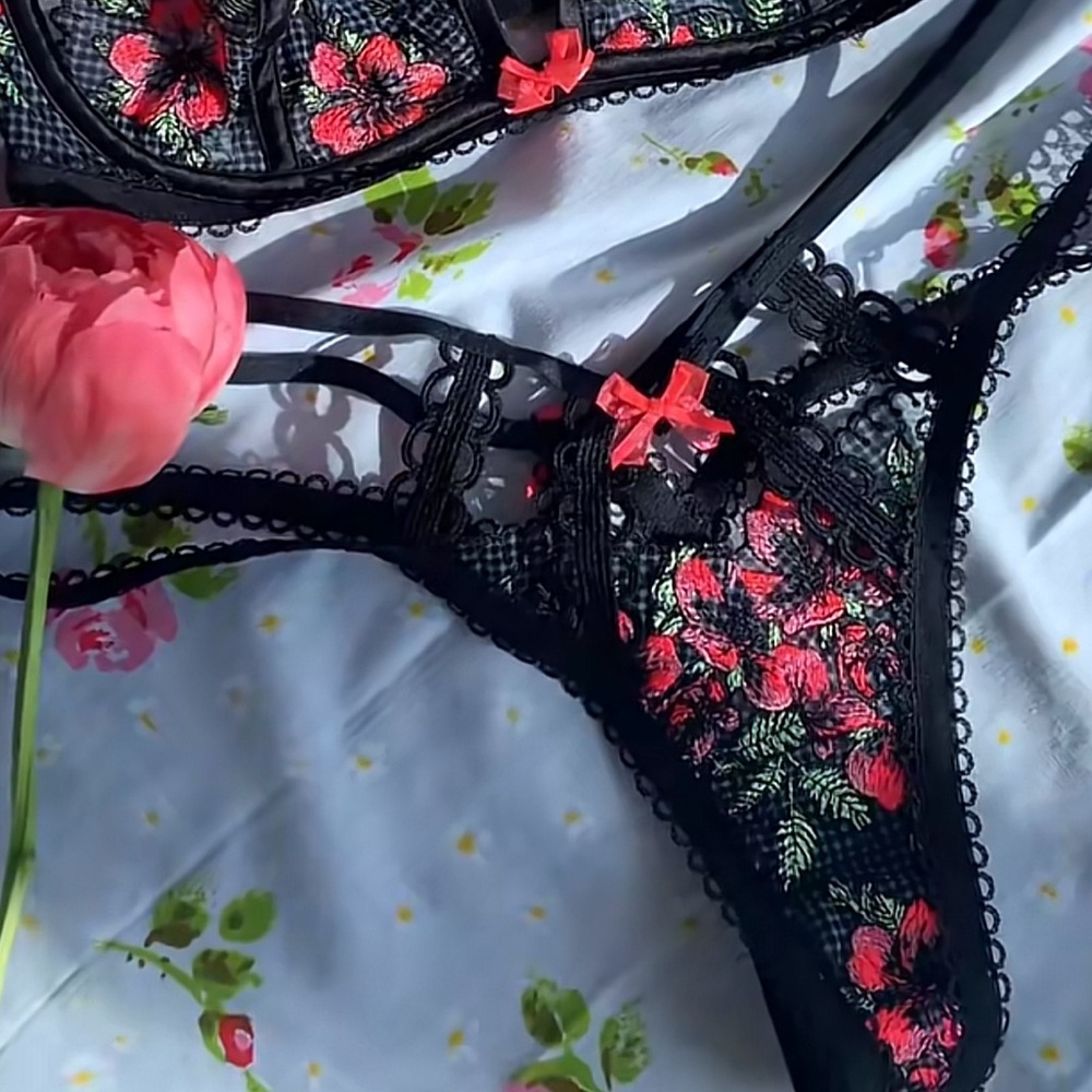 For love and lemons 🍋 Penelope thong panty NWT